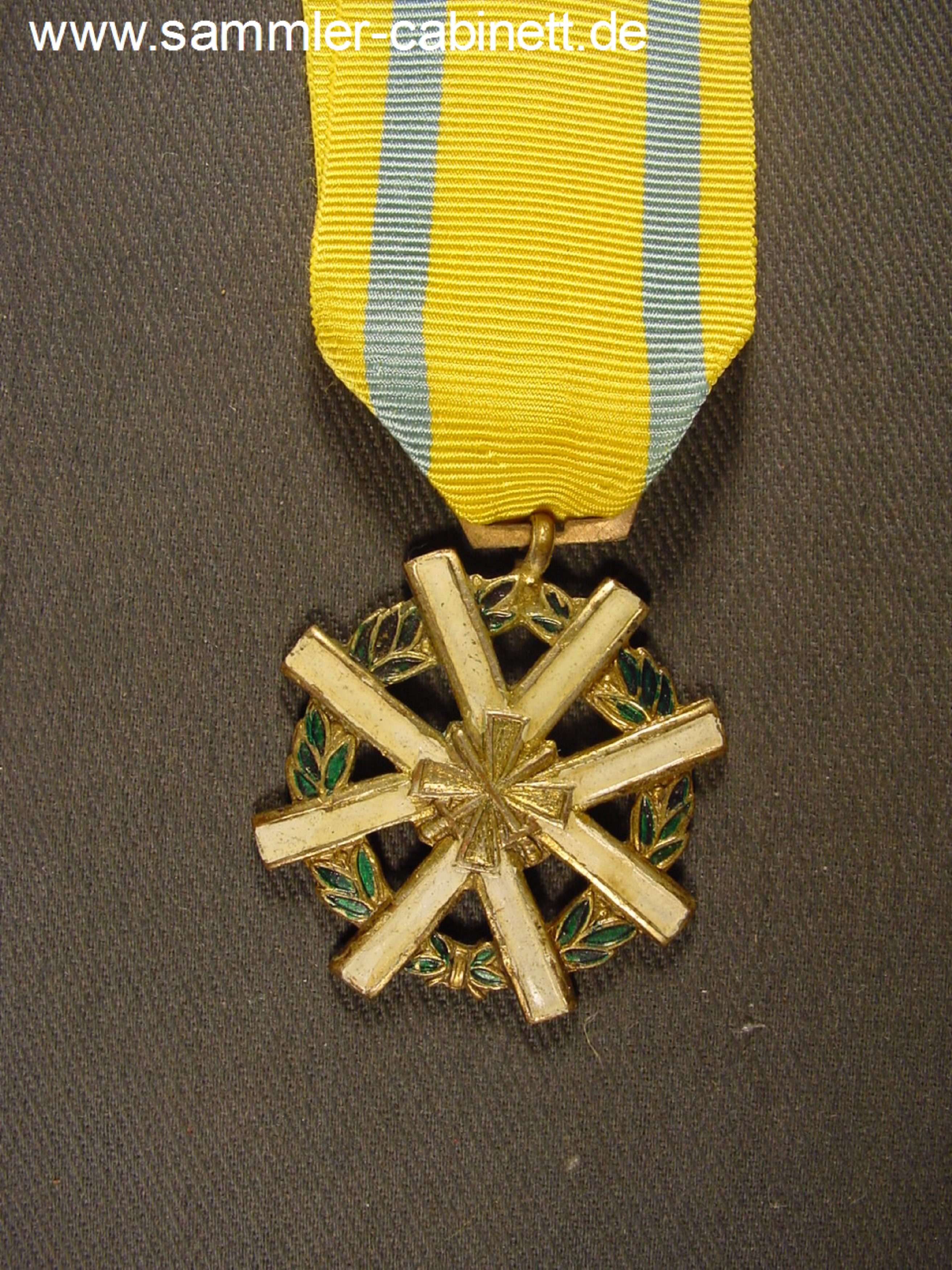 US -  Vietnam - Military Medal - vergoldet, emailliert,...